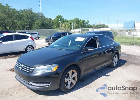 2013 Volkswagen Passat 2.5L Se from USA, damaged, VIN 1VWBP7A30DC111025